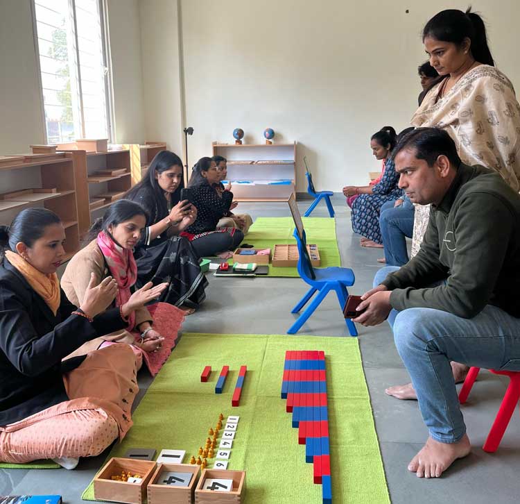 Montessori Lab Image